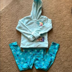 NWT Disney’s Frozen 2 piece girls set